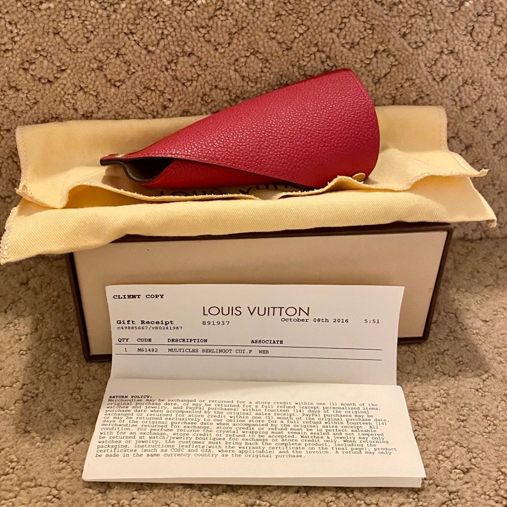 Authentic Louis Vuitton berlingot key holder.